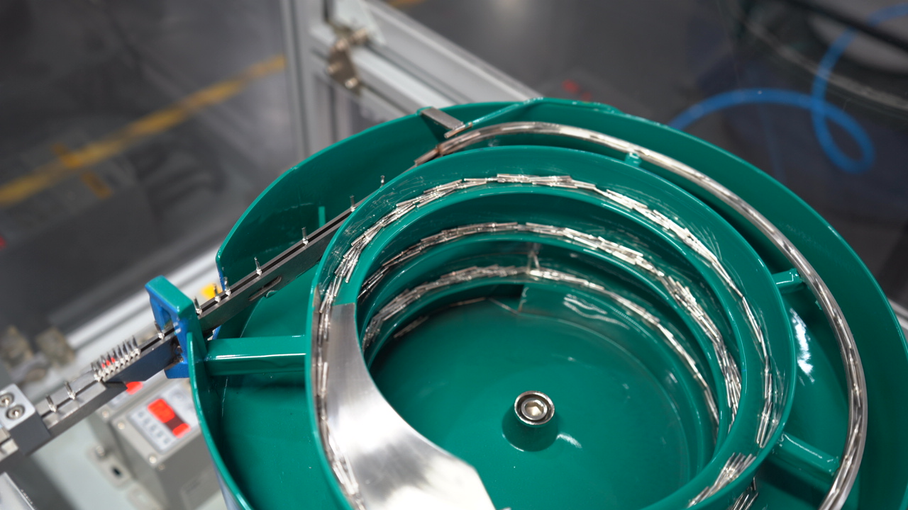 ZEUEE 4-Point Crimp Concentricity Test and CCD vision subsystem